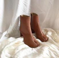 Prekės ženklo dizainas Tabi batai su atskirtu pirštu Storas aukštas kulnas Moteriški batai Odiniai Zapatos Mujer Rudens moteriški batai Botas Mujer 37 ruda
