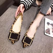 Pavasario Vasaros Leopardiniai Batai Smailus Pirštas Moteriški Plokščiapadžiai Elegantiški Modernūs Moteriški Vienspalviai Batai Minkšti Didelio Dydžio 42 D081 4.5