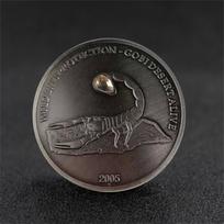 Commemorative Scorpion Coin Wildlife Protection Golden Desert Alive 2005 Collectible Metal Animal Token with Embedded Detail One Size