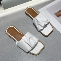 fashion Summer Slippers Women Flip Flops Flats  New Pleated Korean Slippers Women Sandals Slip on Shoes Casual Beach Shoes Zapatos Mujer 35 balta