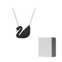 Swarovski gulės pakabukas ant kaklo F (One Size Fits All)-Camellia Embossed Gift Box juoda