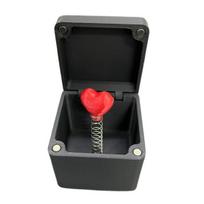Valentino dienos rožių dovanų dėžutė su iššokančia raudona gėle ir meilės širdimi viduje Love Heart