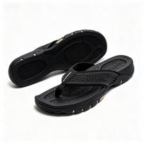 Men's Outdoor Beach Flip Flops Large Size Comfortable Slip Resistant Sandals Durable Sole Lightweight Design for Summer Wear 40 chaki