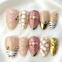 Removable Handcrafted Press-On Nails With Dopamine Floral Carving Almond Shape Women Men Teens AW1200 beige
