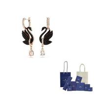 Swarovski gulbės lašiniai auskarai Padengti gulbės/juodos/rožinio aukso spalvos metalu F-Branded gift bag juoda