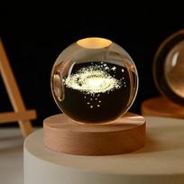 3D Galaxy Crystal Ball naktinė lempa, kūrybinga graviruota krištolo rutulio naktinė lemputė, USB stalo LED medinis krištolinis rutulys namų biuro dekoravimui