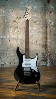Elektrinė gitara Yamaha Pacifica 112V, juoda