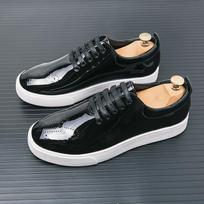 Spring Autumn Leather Sneakers High Quality Patent Leather Casual Shoes Lace Up Green Fashion Designer Leather Brogues Shoes 38 juoda