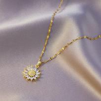 1Pcs Gold-Color Necklace Niche Design Ladies Light Luxury Style Sunflower Pendant Titanium Steel Chain Holiday Fashion Jewelry
