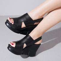 Fashion Women Ultra High Heel Sandals Solid Color Wedge Sandales Summer New Platform Fashion Open Toe Fish Mouth Sandalias Beach Shoes 35 juoda