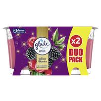 Glade Set of scented candles Winter Berries 2 x 112ml kvepianti žvakė
