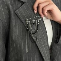 Salircon Creative Punk Black Crystal Beads Heart-shaped Pendant Brooches Women Men Fashion Metal Tassel Suit Collar Pins Jewelry