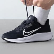 Nike Men's 7/24 Running Shoes EU 44.5 juoda