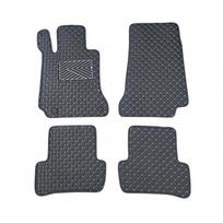 Odiniai kilimėliai QuiltyMats MERCEDES BENZ C-Klasė W205 2014-2021 (Juodos spalvos - Pilkais dygsniais)