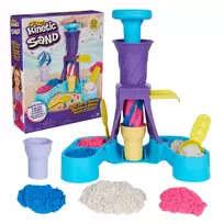 Kinetic Sand Soft Serve Stotis – 14 uncijų lipniojo smėlio (3 spalvos), 2 ledų kūgiai ir 2 įrankiai