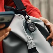 „Chipolo LOOP Mercedes“ – įkraunamas „Bluetooth“ sekiklis su silikonine kilpa, skirtas „iOS“ ir „Android“ įrenginiams, juodos spalvos