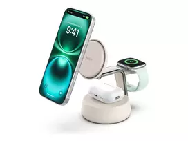 Belaidis USB įkroviklis Belkin Qi2 WIZ040KQSD — 25 W, USB maitinimas, 1,5 m laidas, baltas, skirtas išmaniajam telefonui, išmaniajam laikrodžiui, ausinėms, fitneso apyrankei