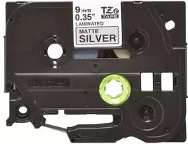 Brother TZE-M921 etikečių juosta – juodas tekstas ant metalinio fono