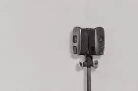 Charge Amps Dawn dvigubo stulpo tvirtinimo laikiklis 60 mm CA-130934 sienai / grindims