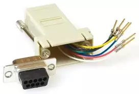 Lyties keitiklis MicroConnect SAD008 — RJ45 moteriškas į DB9 moterišką, smėlio spalvos