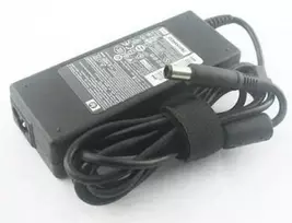 HP 608428-002 maitinimo adapteris 90 W juodas