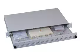 Patais skydas 1U EFB Elektronik B71006.12OM4 — ST šviesolaidžio jungtys, metalinis, 483×44.5×244 mm