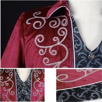 Vyriškas frakas, gotikinis steampunk stiliaus kostiumas, elegantiškas surdutas, raudonas, M — viktorijos stiliaus apranga, retro švarkas, helovino kostiumas, vyriškas švarkas, scenos kostiumas, baliaus apranga