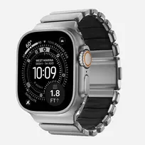 NOMAD Stratos Band – titano apyrankė Apple Watch 49mm su FKM įdėklu (natūralus titanas, juodas FKM)