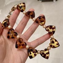 Leopard Print Large Heart-shaped Pearl Bead Necklace Design Collarbone Chain Luxury Choker Accessories