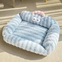 Dog kennel winter warm-keeping pet mat for small dogs, cats. Big-eyed doll moon velvet sofa kennel, cat bed (light blue,45x55cm) šviesiai mėlyna spalva
