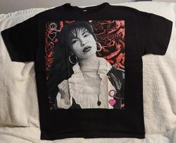 SELENA LA REYNA QUEEN OF HEARTS MEXICO SINGER ROSE ROSES FLOWER T-shirt Tops Tees Unisex S