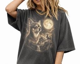 Chihuahua Howling Moon Shirt, Dog Tee, Comfort Colors T-Shirt, Vintage 90s Graphic Tee 4XL beige
