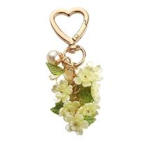 Trendy Elegant Flower Cluster Keychain Romantic Ornaments Heart-Shaped Keychain Colorful Enamel Sweet Flower Pendant Gifts