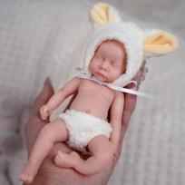 Lifelike 6 Inch Palm Reborn Baby Girl Doll Levi Full Vinyl Body Closed Eyes Newborn Doll Realistic Decompression Toy Baby Dolls for Kids Birthday Gift