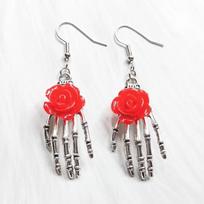 Exaggerated Style Skull Hand Rose Earrings Dark Punk Gothic Gothic Bone Earrings Unique Halloween Jewelry Dangle Earrings Unisex raudona