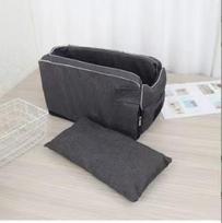 Car-mounted dog kennel for small dogs, car dashboard dog kennel, suitable for all seasons, car-mounted cat kennel, pet kennel pilka spalva