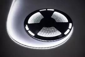 LED juosta 25m Rebel (1500x5050 SMD) Šalta balta, vandeniui atspari, 12V