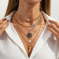 Fashion Lava Metal Five-pointed Star Heart Pendant Multilayer Necklace for Women Hip Hop Creative Fold Wear Collar Chain Jewelry