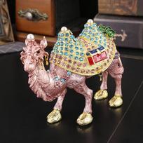 High-end large diamond-encrusted camel jewelry box, colored tin, Xinjiang characteristic storage box, tourist souvenir. 13.5*7.1*11.5 rožinė