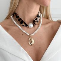 Retro Charm Irregular Geometric Liquid Metal Pendant Leopard Print Flannel Imitation Pearl Fold Wear Necklace for Women Jewelry leopardo rašto spalva
