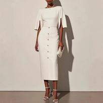 Elegantiška midi suknelė, laivelio iškirpte, su skeltuku, pusilgiais rankogaliais, aukštu juosmeniu, sagų dekoracija, prigludusi, figūrą pabrėžianti pieštukinė suknelė, tinkama verslui, biurui, laisvalaikiui, oficialiam vakarėliui XL balta