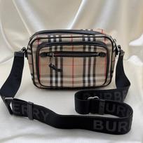 [Pre-Owned] Vintage Check Leather Camera Bag - Excellent #8IMW5A ONE SIZE