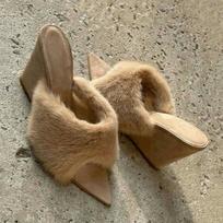 Sexy Spice Girl Fluffy Open-toed One-Word Slippers Design Sense Pointed Wedge Heel High Heel Boots 35 abrikosas