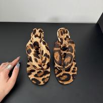 Fashion slope heel 5 cm high heel flip-flops 2025 new retro leopard print outer wear fluffy cool slippers 35 leopardo rašto spalva