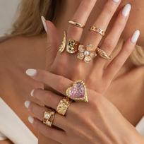 8pcs Set Luxury Retro Pink Heart Crystal Flower Pearl Stackable Ring Set for Women Gold Tone Liquid Metal Statement Ring Jewelry resizable