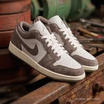 Nike Air Jordan 1 Low (GS) Sneakers 4Y