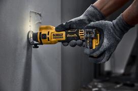 Frezeris DeWALT DCE555N-XJ, 18V, 2 vnt., G-K plokštėms
