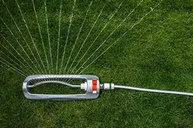 BRADAS WL-Z25 reguliuojamas lašintuvas mikrodrėkinimui, 0–70 L/h, juodas