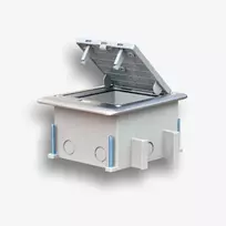 EMITER Floor Box 6M IP66 – Grindinė dėžė su atverčiamu dangteliu, skirta 22,5x45 mm (45x45 mm) standartiniams kištukiniams lizdams