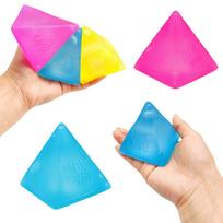 Matinis piramidės formos maltulio squishy, minkštas, lėtai atšokantis, suspaudžiamas aksesuaras kasdieniam streso malšinimui prie stalo rožinė